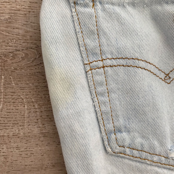 Vintage Levi’s Denim Shorts - Picture 4 of 7